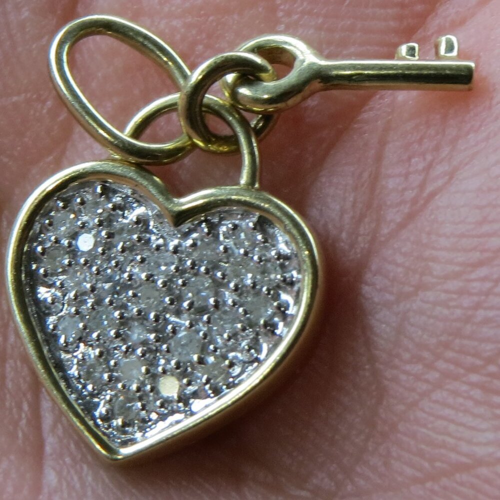 10k Yellow Gold Heart Lock & Key 1/4ct Diamond Pendent